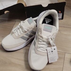 Adidas Cream and Gray Running Shoes